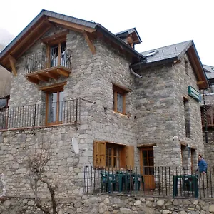 Maison d'hôtes Pensio I La Bordeta, Estación